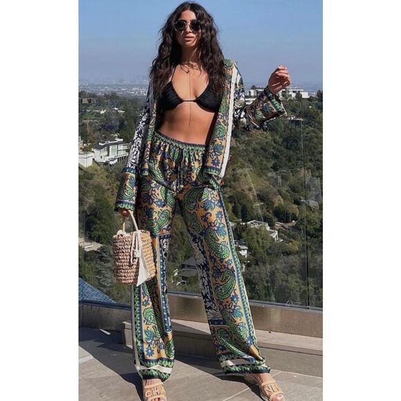 NWOT ⭐️Viral Zara 2 piece set, shirt and pants, Sz L $159 E40 - Picture 2 of 15